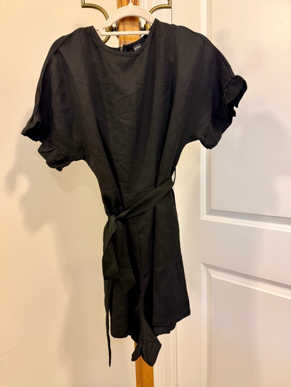 🍓Black Belted Short Sleeve Women’s Romper